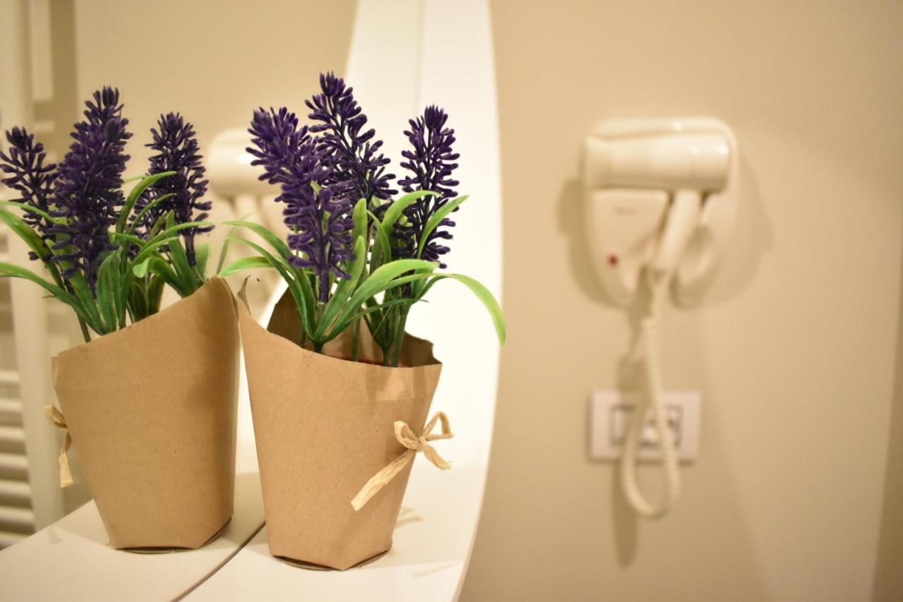 Enjoy Your Stay - Guest House - Olbia Buitenkant foto