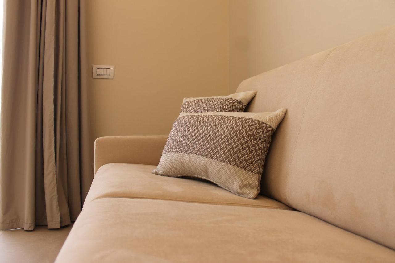 Enjoy Your Stay - Guest House - Olbia Buitenkant foto
