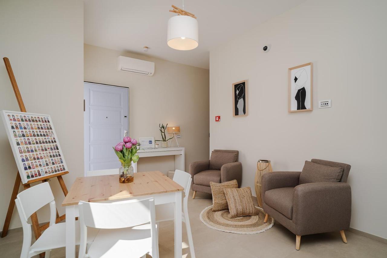 Enjoy Your Stay - Guest House - Olbia Buitenkant foto