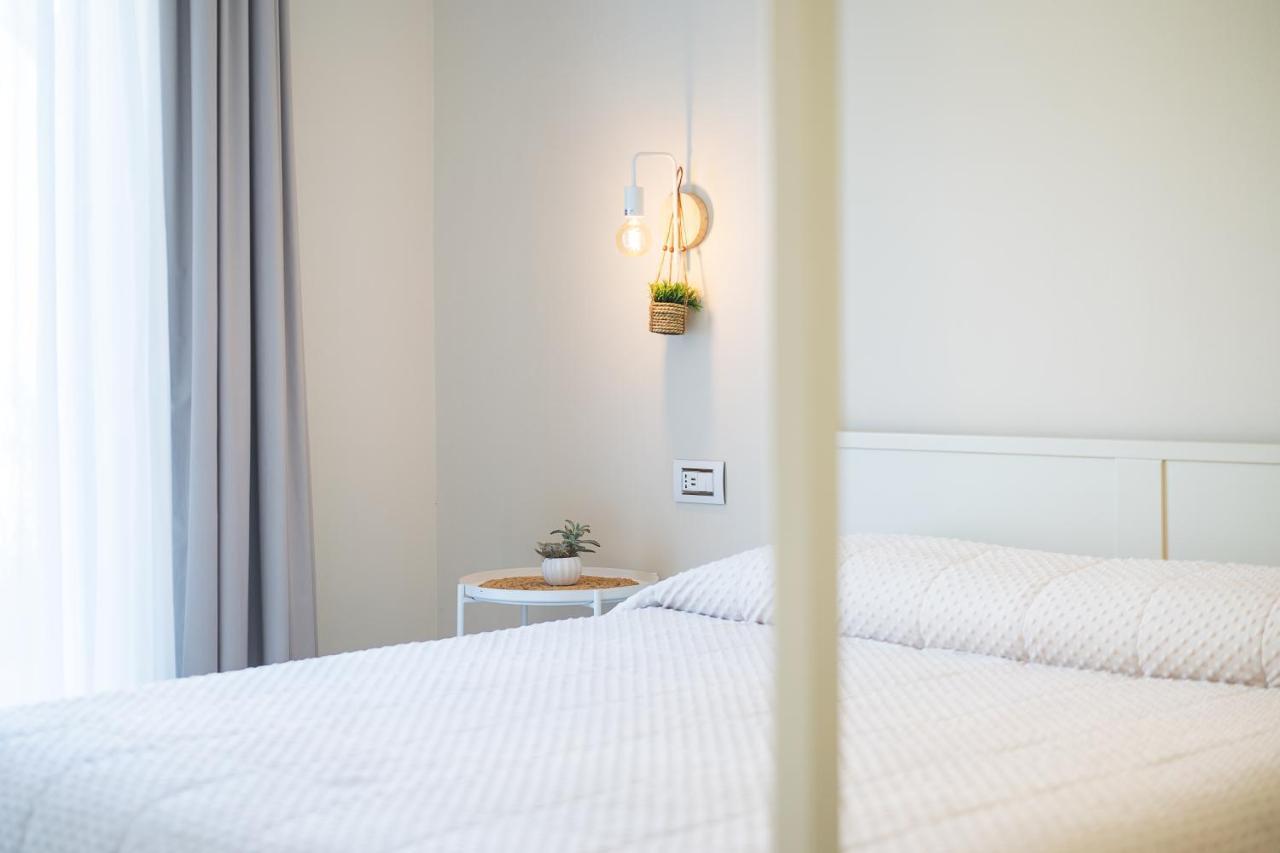 Enjoy Your Stay - Guest House - Olbia Buitenkant foto